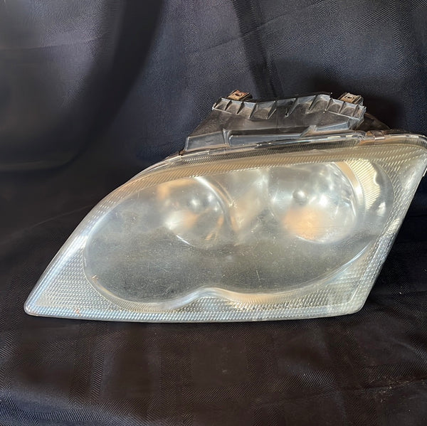 06 Chrysler Pacifica Head lamp Left side